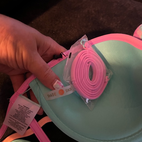 NWT. Strappy bikini top. 38C - Picture 3 of 4